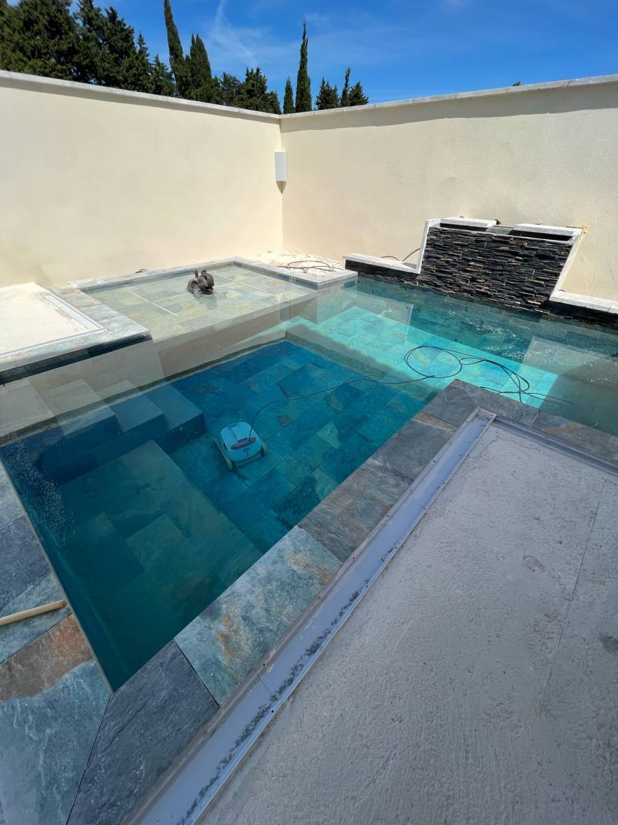 Carrelage piscine effet pierre naturelle FIDJI 30x60 cm R9 - 1.26 m² - 6