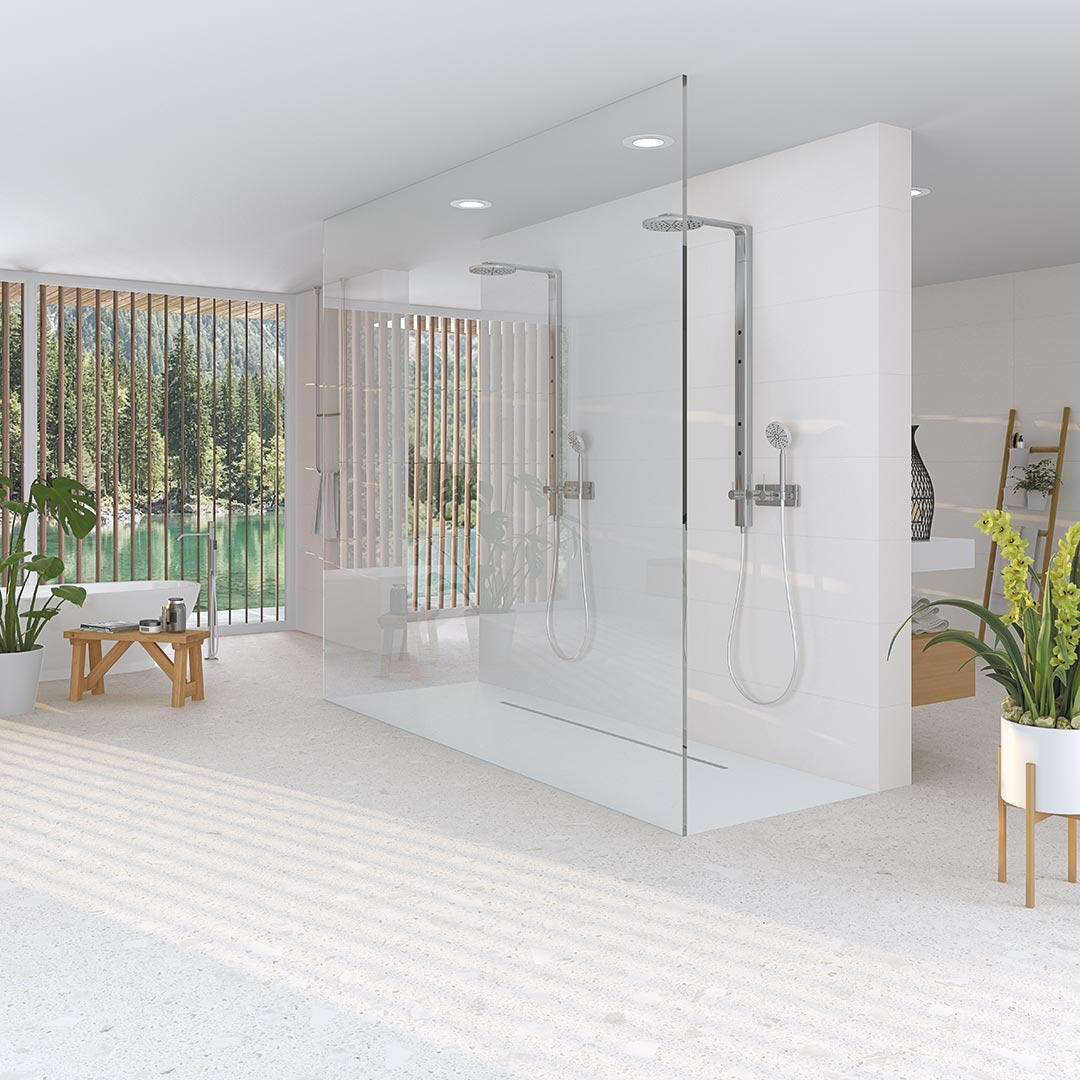 Carrelage Terrazzo blanc avec nuances de gris 80x80 cm dans une salle de bain épurée avec des touches de vert et des accessoires en bois