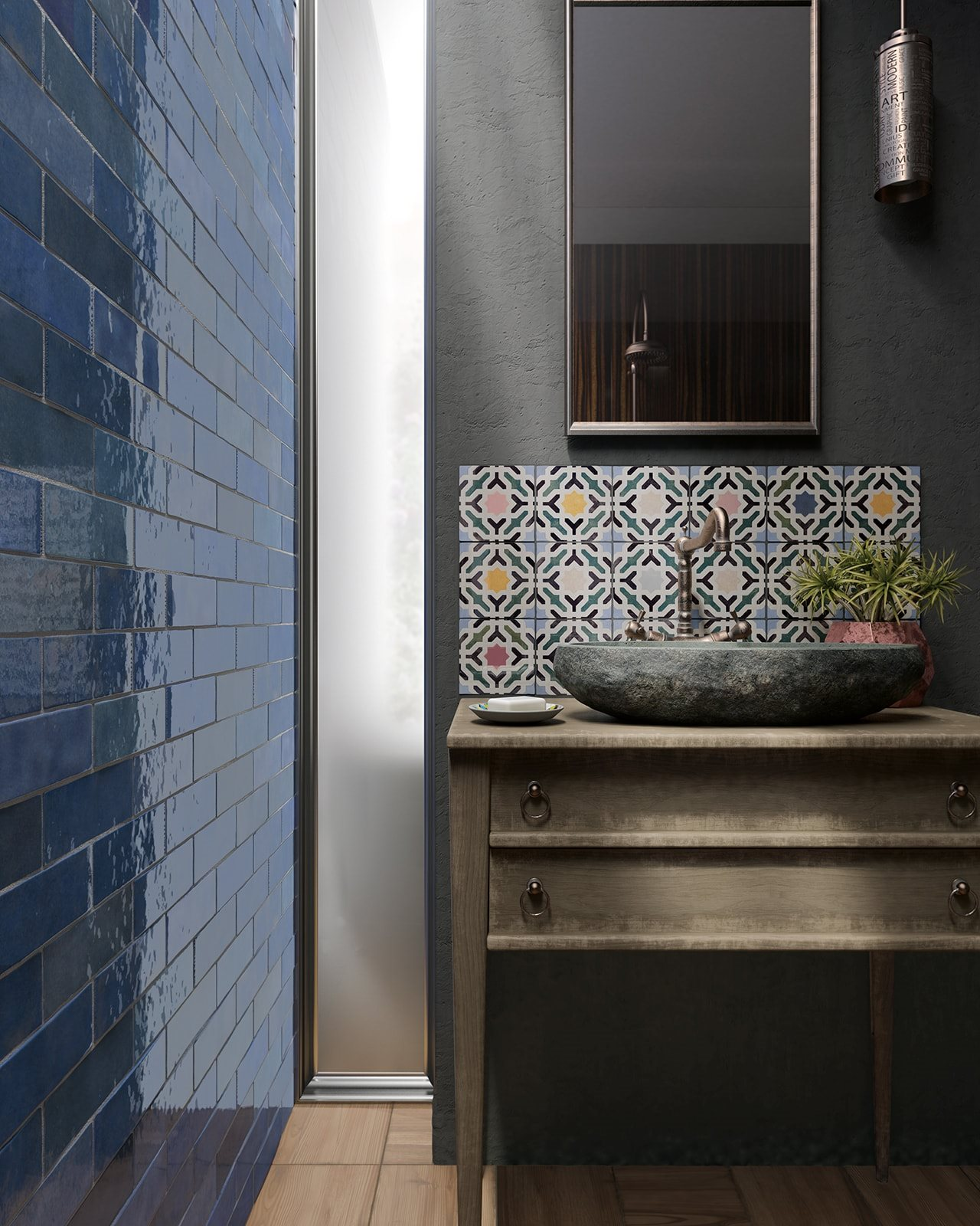 Carrelage Zellige bleu varié 6,5X20 dans une salle de bain aux murs gris avec vasque sur meuble en bois