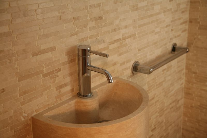 Demi vasque pierre travertin beige avec trou de robinet 42x26x12 cm - 2