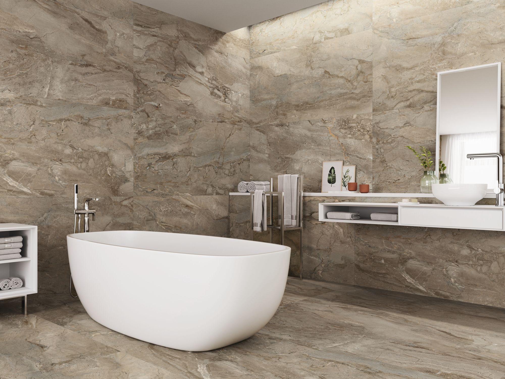 Carrelage marbre marron avec nuances beiges et gris 60x60 cm dans une salle de bain tons neutres avec baignoire blanche et meubles modernes