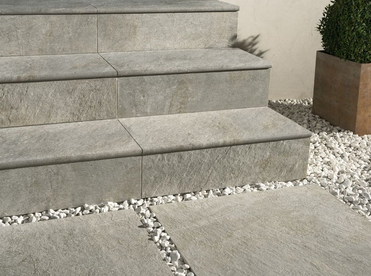 Marches d escalier : carrelage grès cérame gris effet pierre